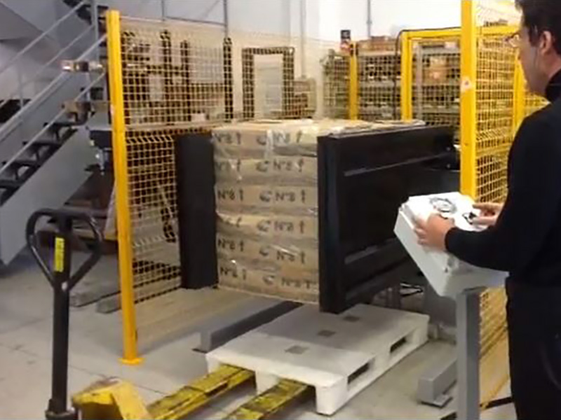 Stationary Pallet Changer with Side Clamp and Lift Function