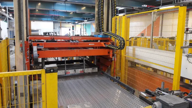 Flytning og ændring af industrimaskiner og udstyr